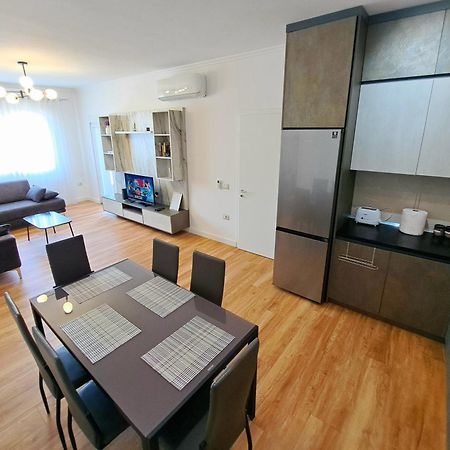 Pazari Luxury Central Apartment ติรานา ภายนอก รูปภาพ