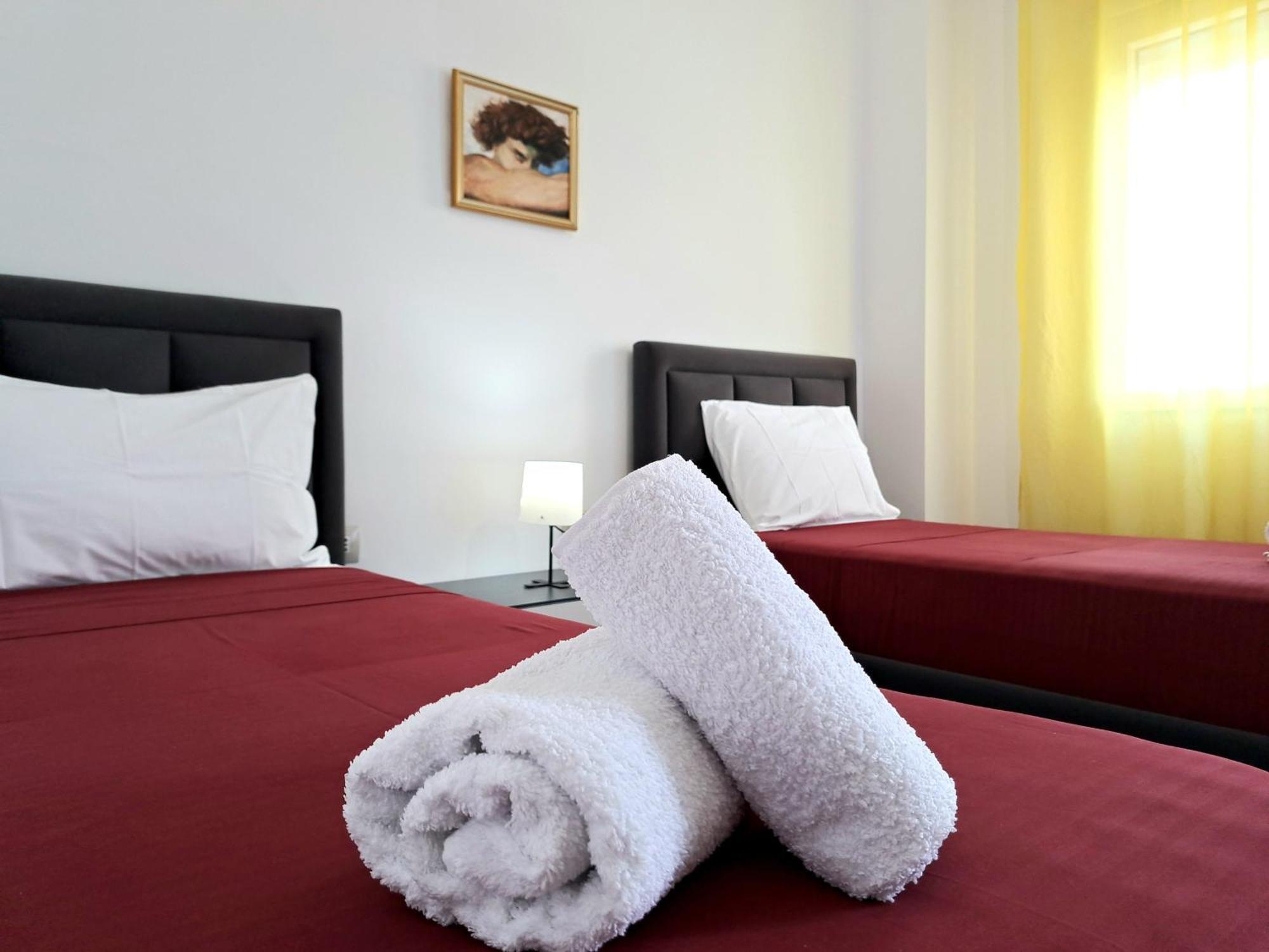 Pazari Luxury Central Apartment ติรานา ภายนอก รูปภาพ